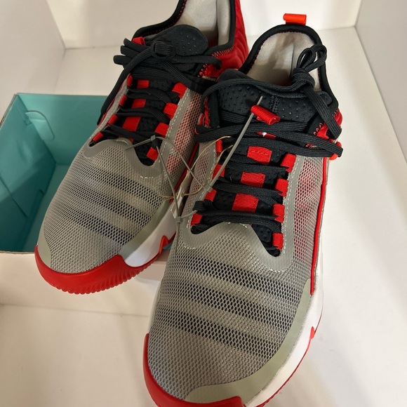 adidas Trae Unlimited Men’s Basketball Shoes IF5611 Gray/Red NIB Size M9 /W10 - Picture 2 of 6